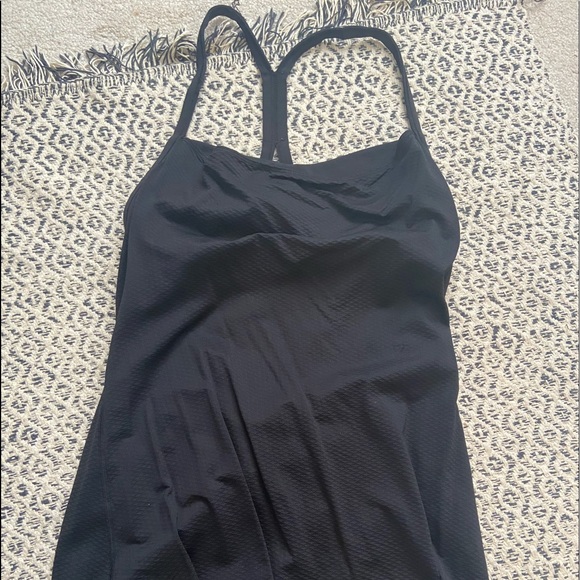 ***RARE*** black lululemon breathable tank - Picture 1 of 3